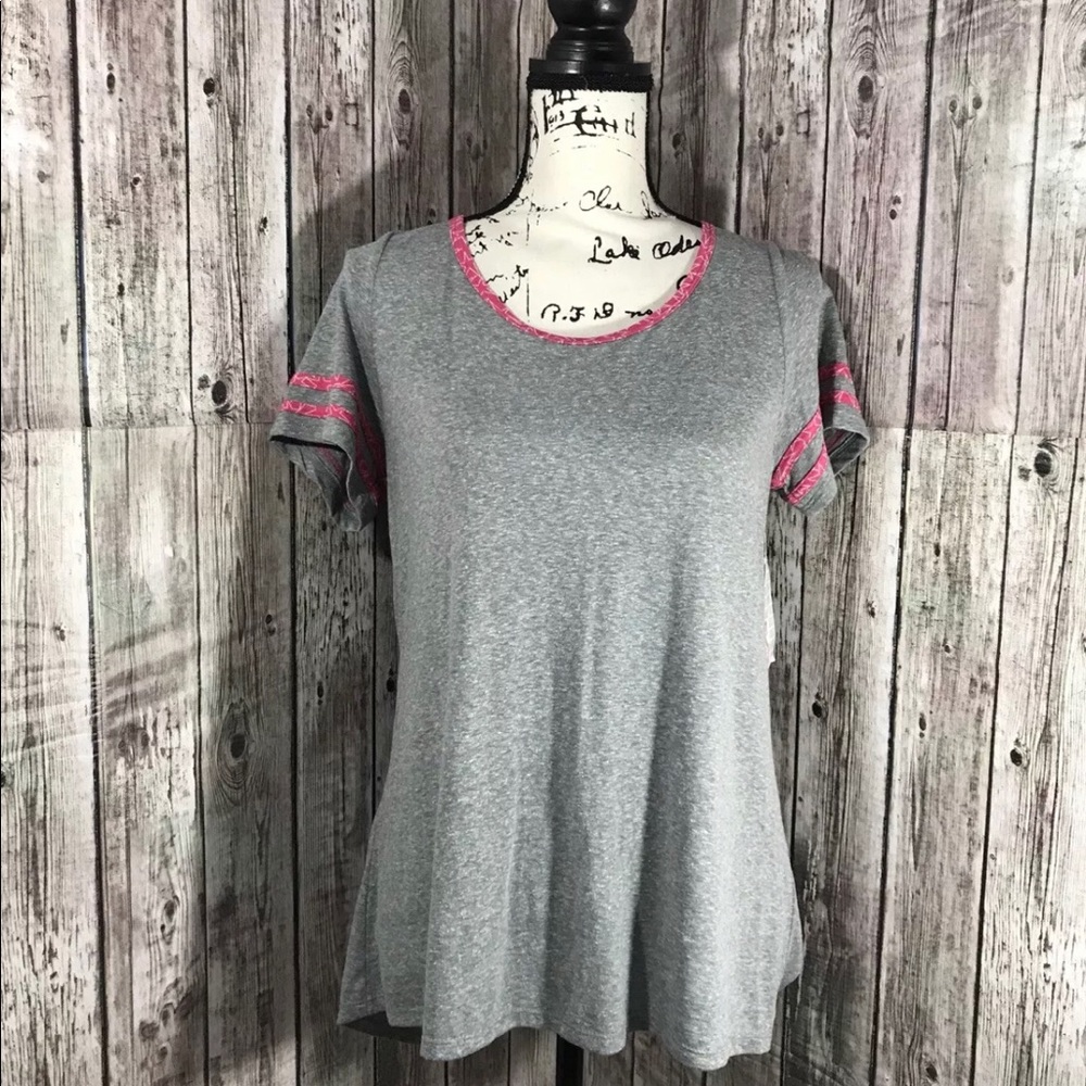 New LulaRoe S Classic Tee